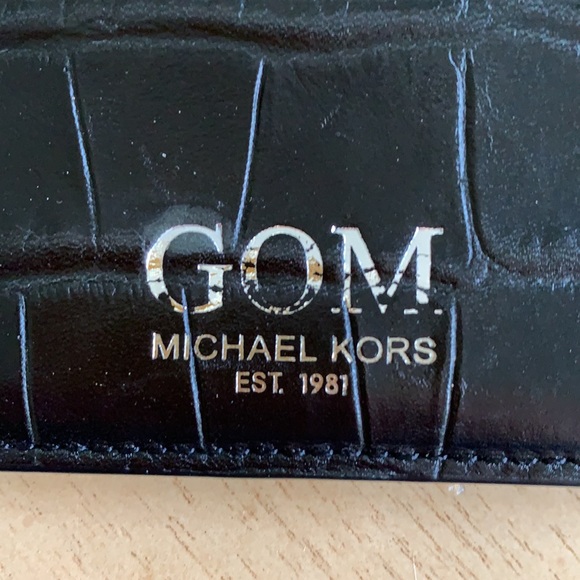 Michael Kors Card Case - Picture 4 of 10